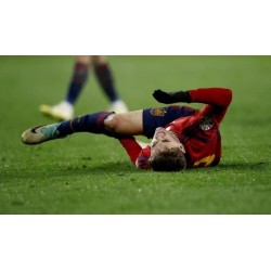 El dolor de la despedida, la estrella española Garvey abandona temporalmente el terreno de juego por una lesión en la rodilla
